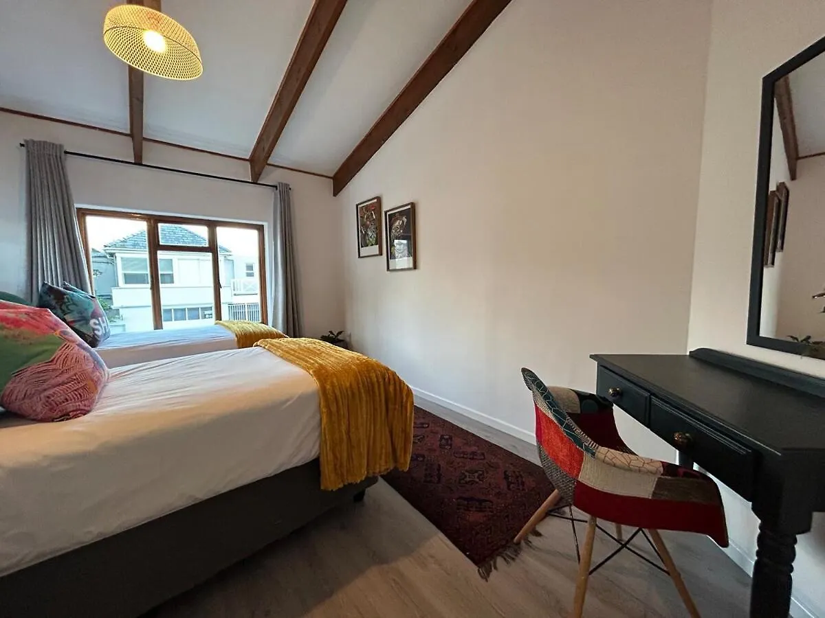 Poseidon'S Pad - Eclectic 2-Bedroom Apartment In Trendy Muizenberg
