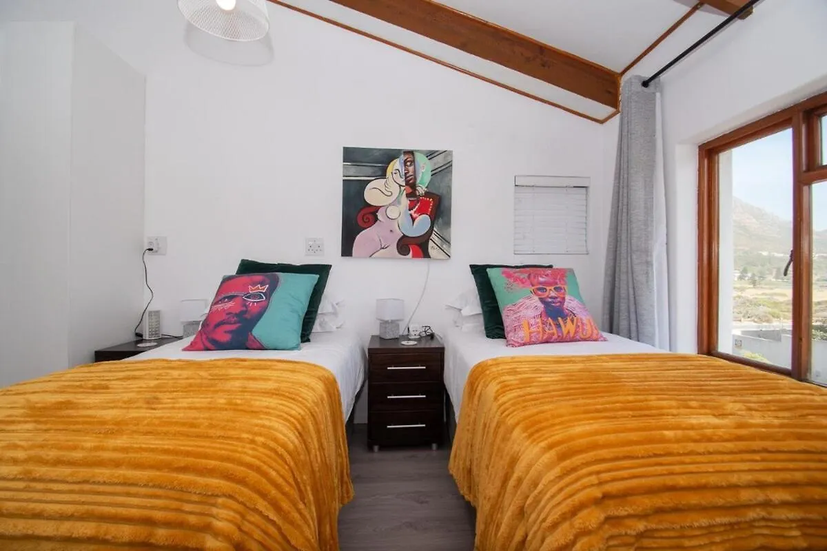 Poseidon'S Pad - Eclectic 2-Bedroom Apartment In Trendy Muizenberg