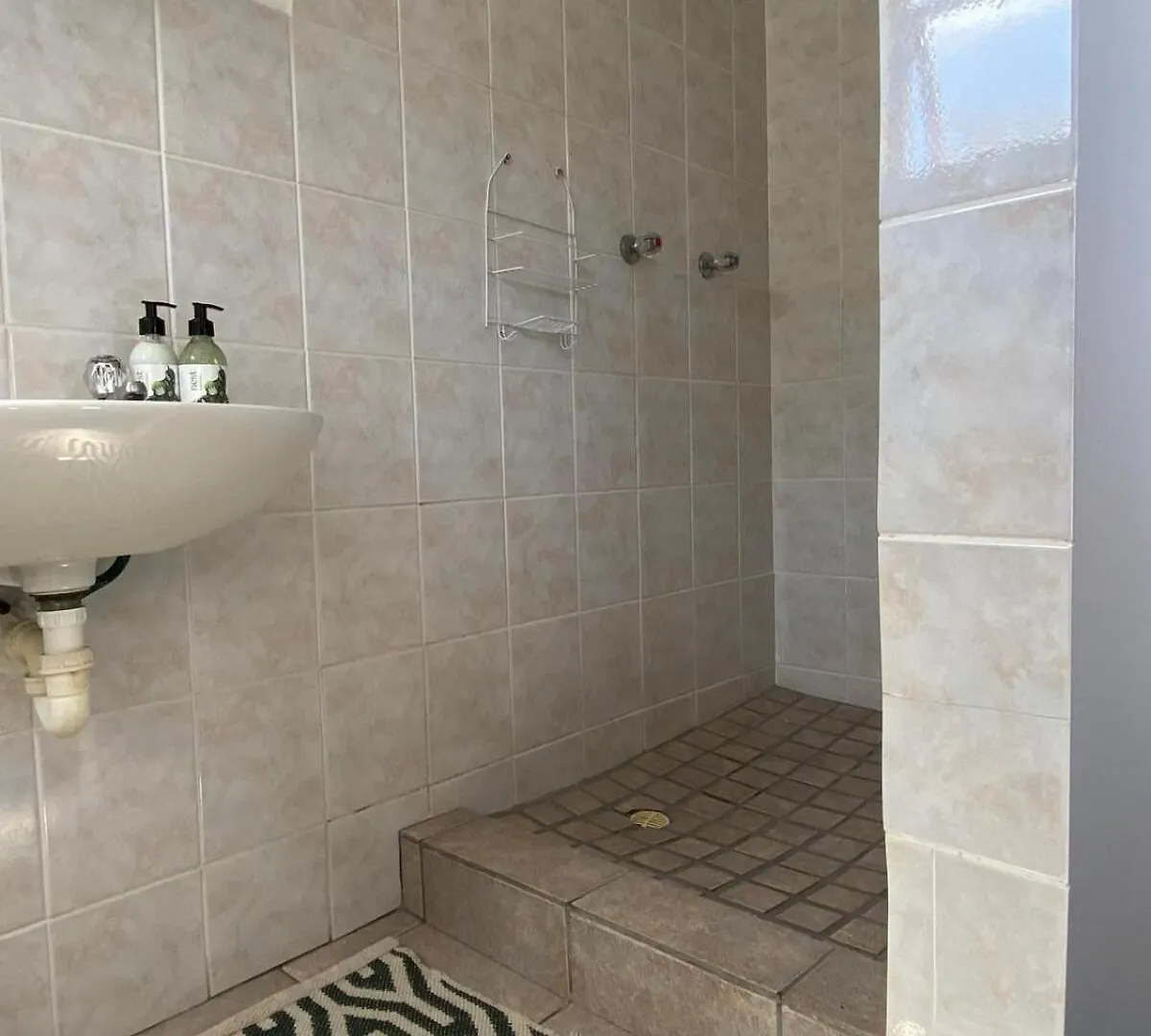 Poseidon'S Pad - Eclectic 2-Bedroom Apartment In Trendy Muizenberg 0*,