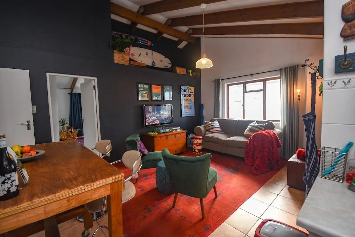 Poseidon'S Pad - Eclectic 2-Bedroom Apartment In Trendy Muizenberg